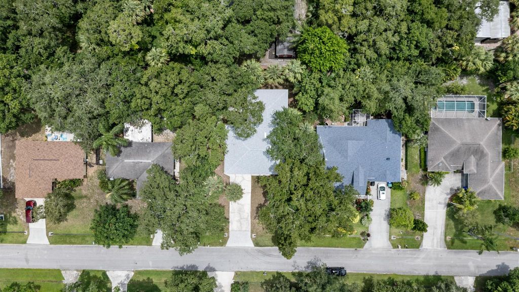 Photo of 950 Starflower Avenue, Sebastian, FL 32958 (MLS # R11101730)