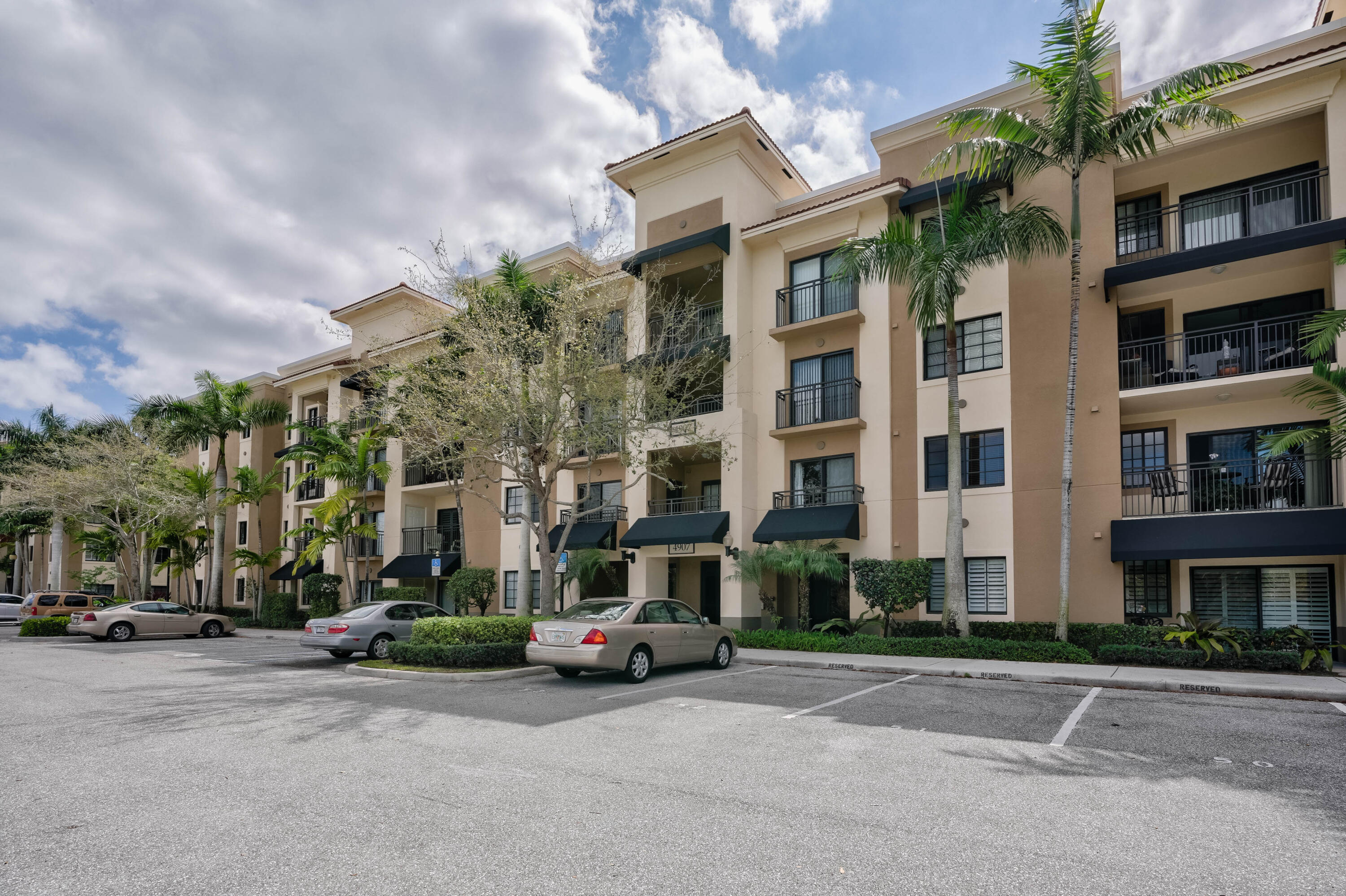 4907 Midtown Lane 1214