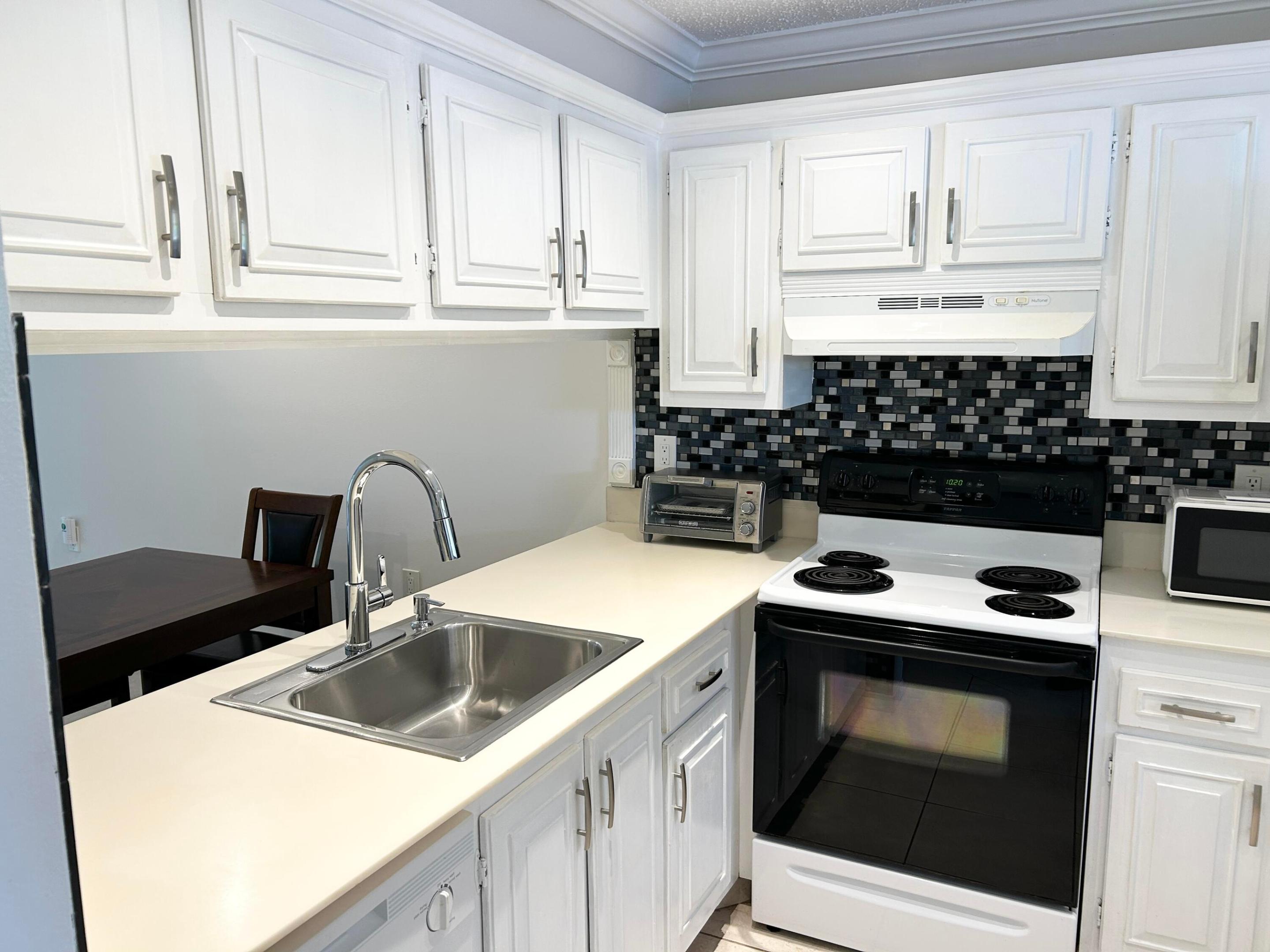 2613 Nassau Bend C2
