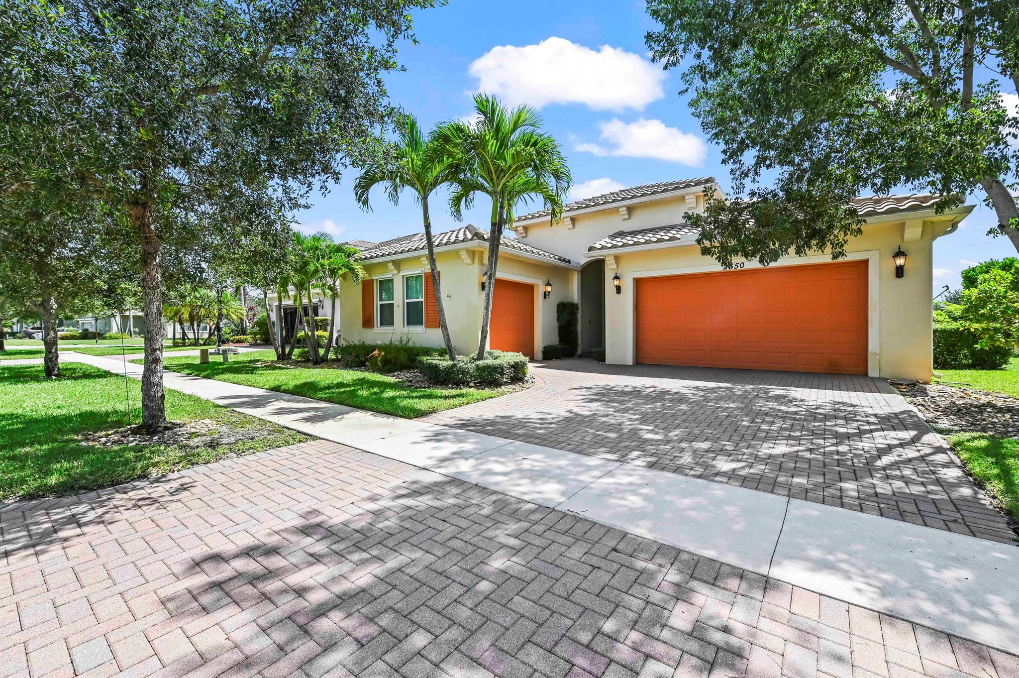 PORTOSOL - Residential Lease