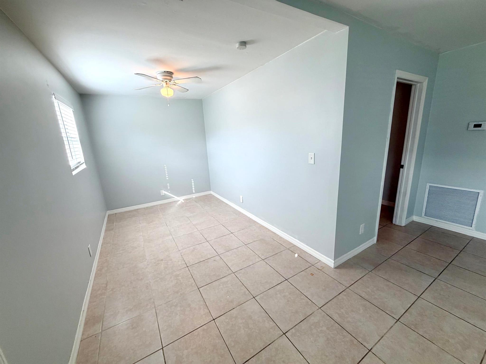 NORTH PALM BCH 4 - Residential Lease