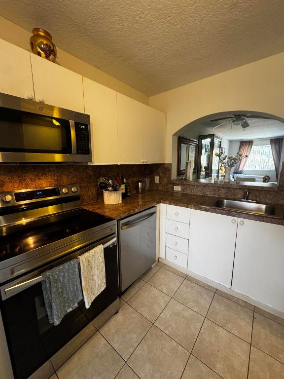 COVE AT BRIAR BAY CONDO - Residential Lease