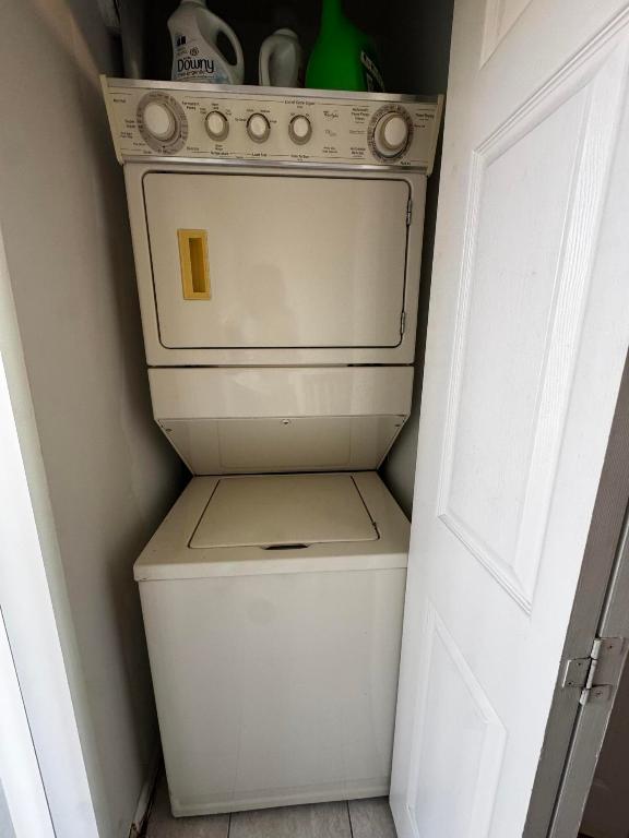 COVE AT BRIAR BAY CONDO - Residential Lease