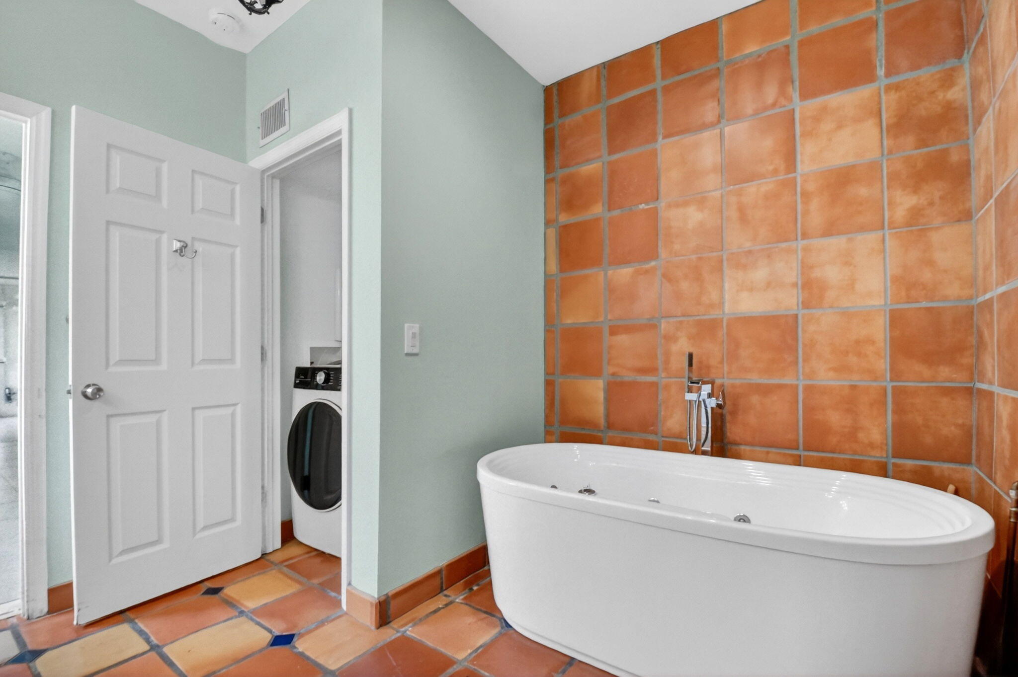 FOUNTAINS OF PALM BEACH CONDO 7 - Residential