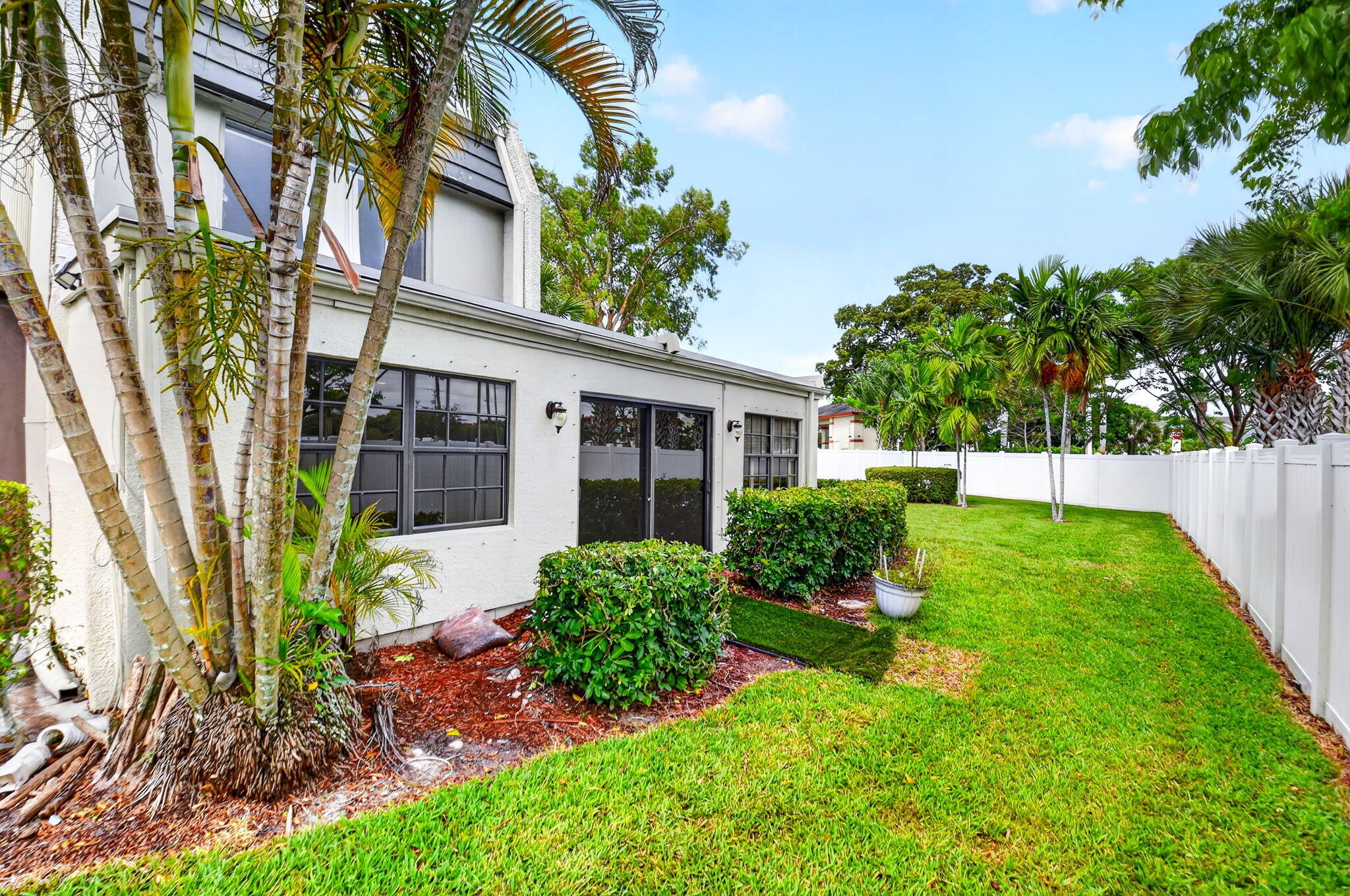 FOUNTAINS OF PALM BEACH CONDO 7 - Residential