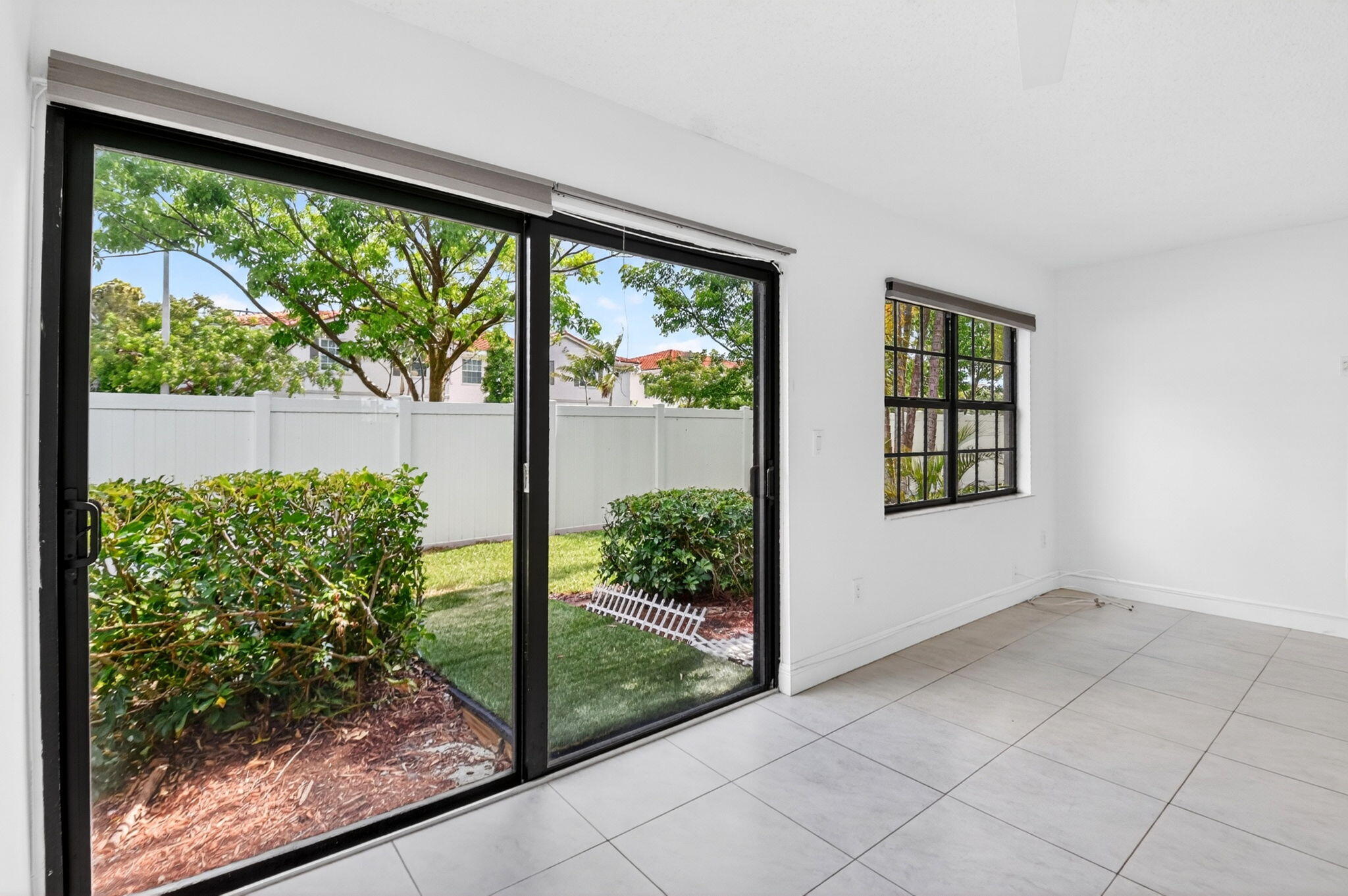 FOUNTAINS OF PALM BEACH CONDO 7 - Residential