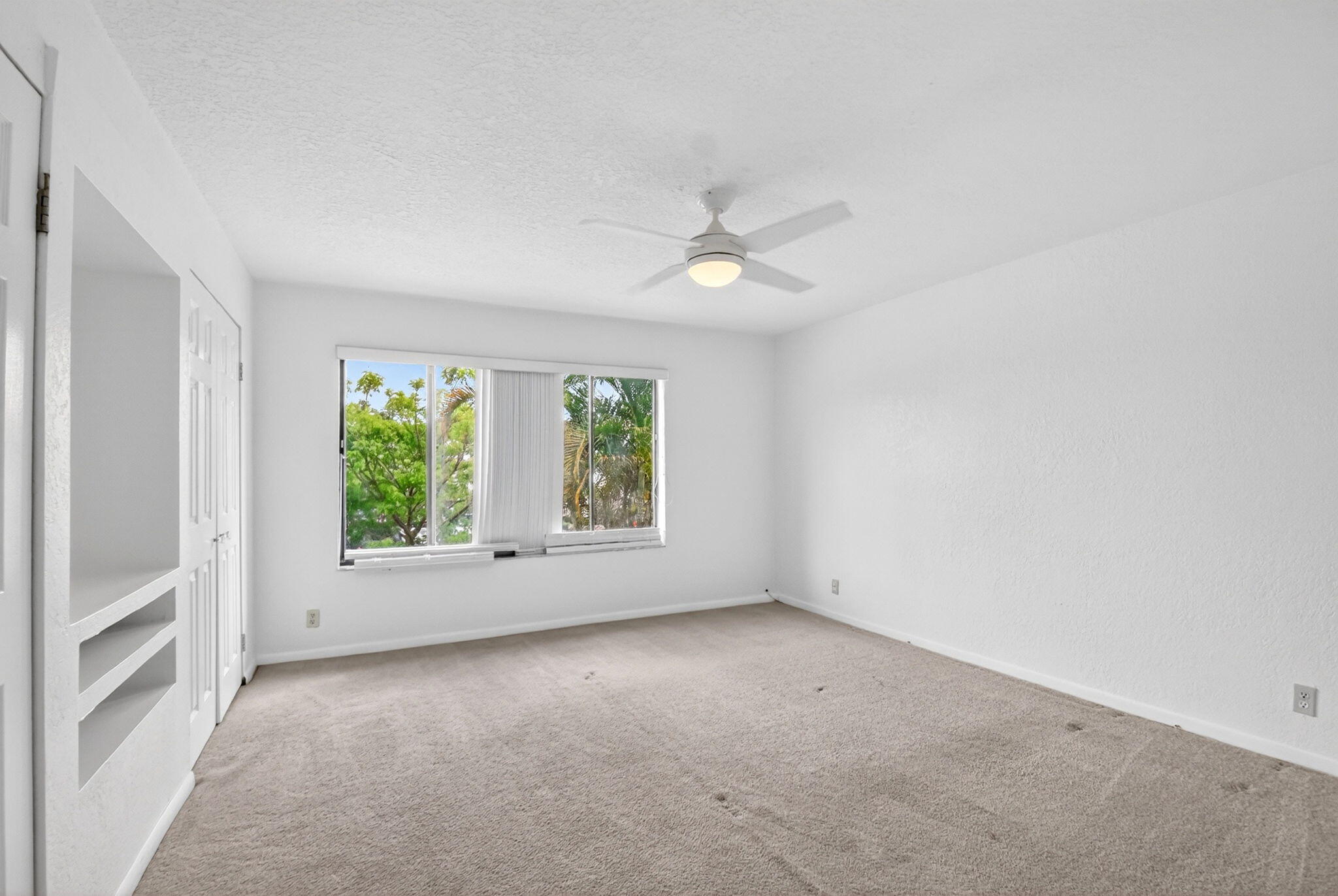 FOUNTAINS OF PALM BEACH CONDO 7 - Residential