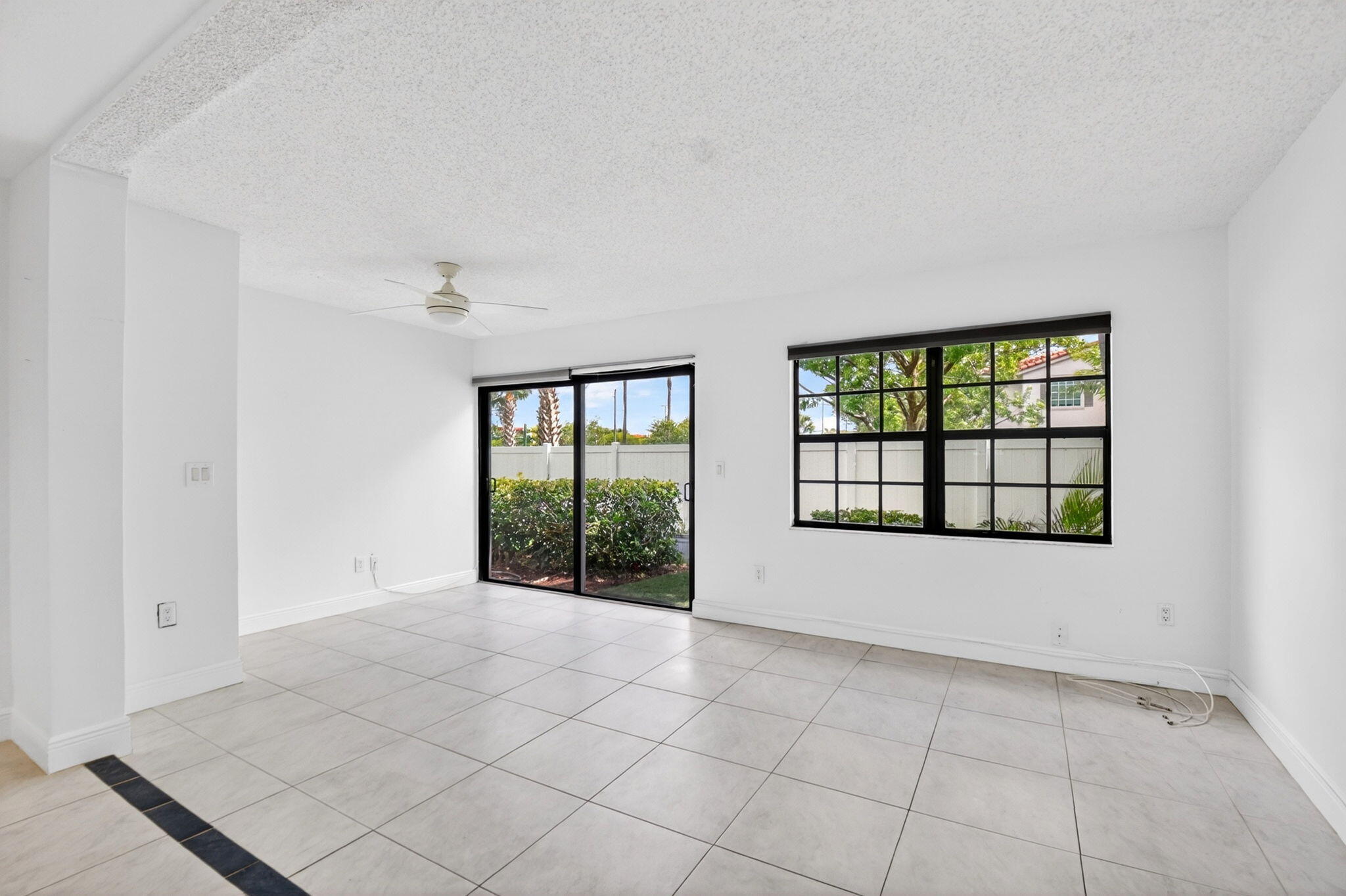 FOUNTAINS OF PALM BEACH CONDO 7 - Residential