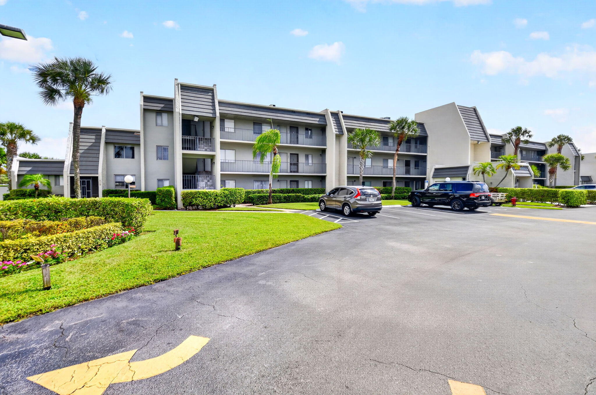 FOUNTAINS OF PALM BEACH CONDO 7 - Residential
