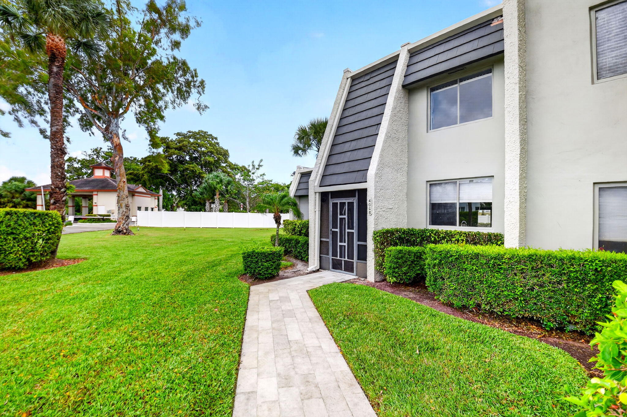 FOUNTAINS OF PALM BEACH CONDO 7 - Residential
