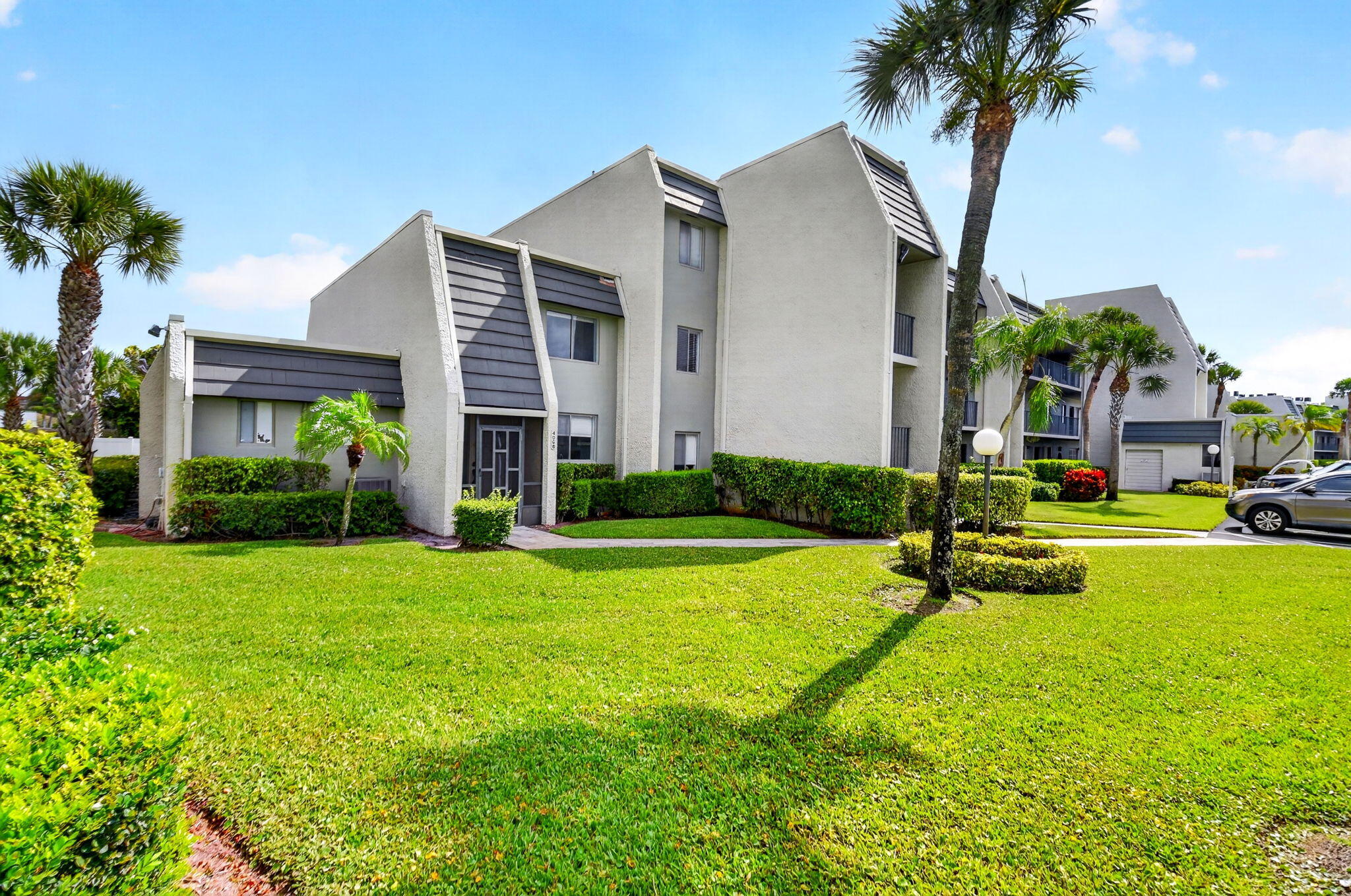 FOUNTAINS OF PALM BEACH CONDO 7 - Residential