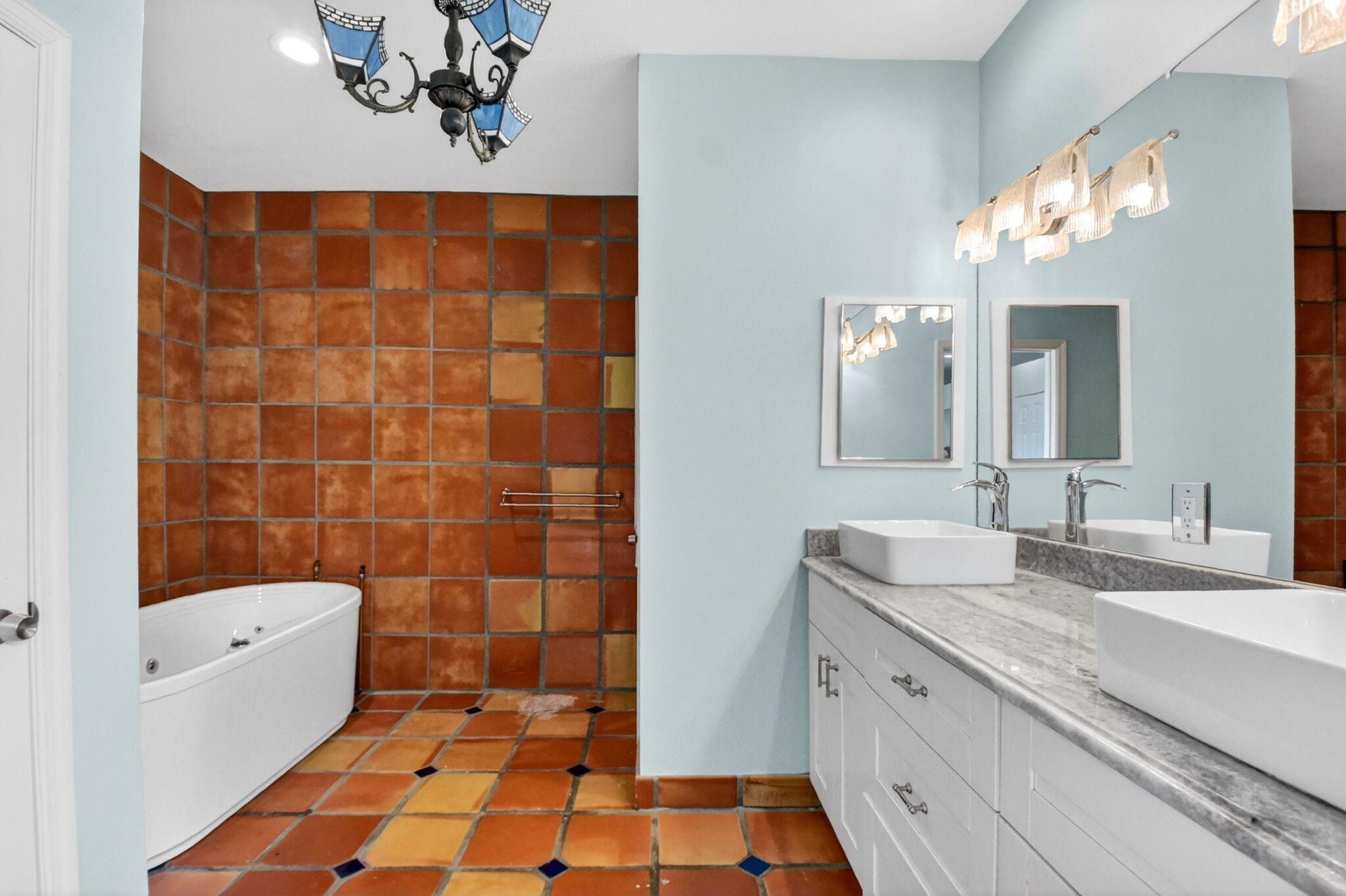 FOUNTAINS OF PALM BEACH CONDO 7 - Residential