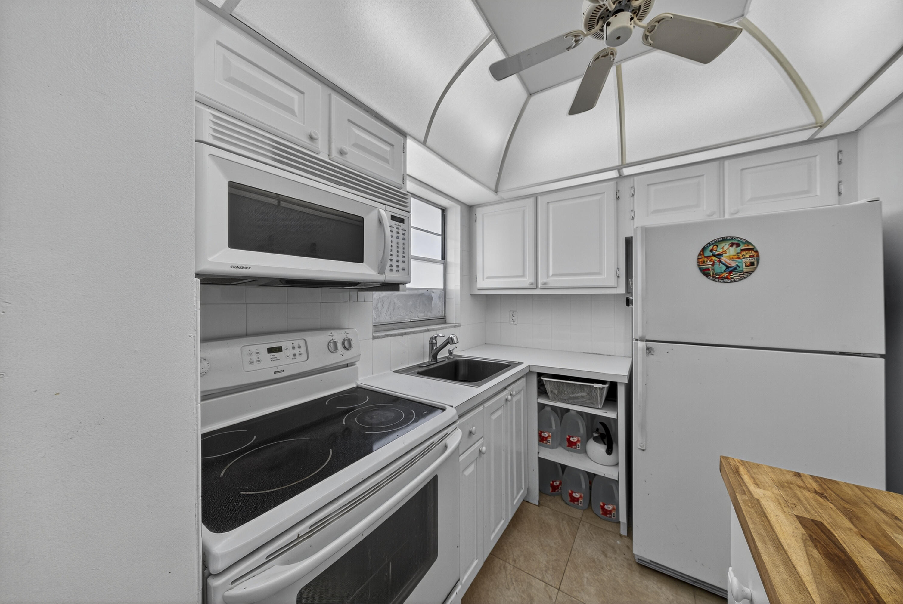 LEISUREVILLE FAIRWAY NINE CONDO - Residential