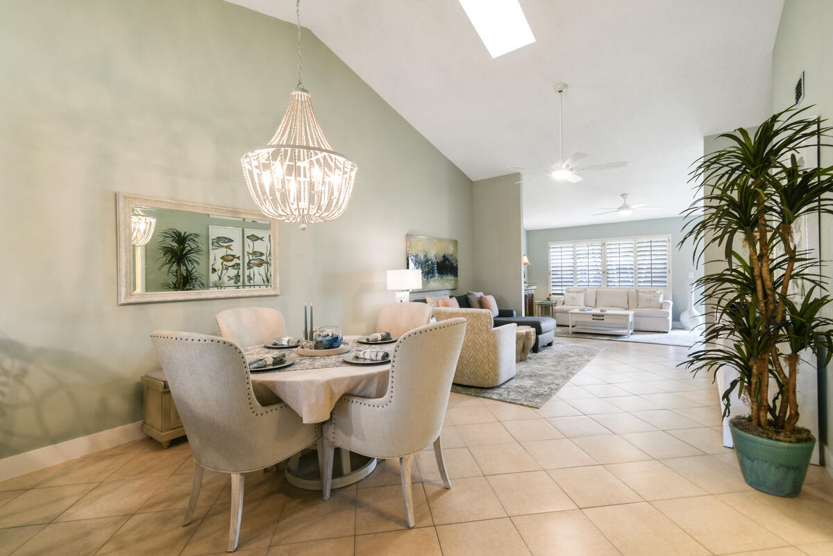 7852 SE Sugar Sand Circle