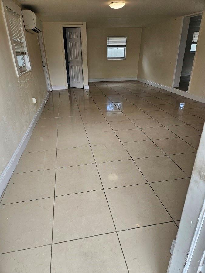 228 NW 13 Ct
