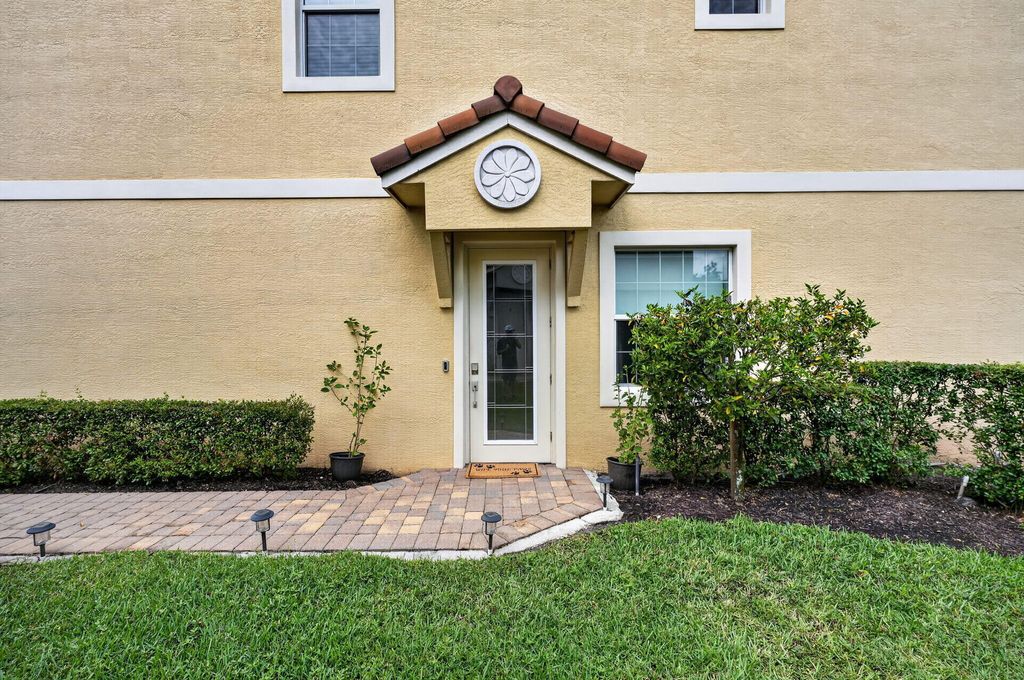 Photo of 615 SW Glen Crest Way, Stuart, FL 34997 (MLS # B26032334)