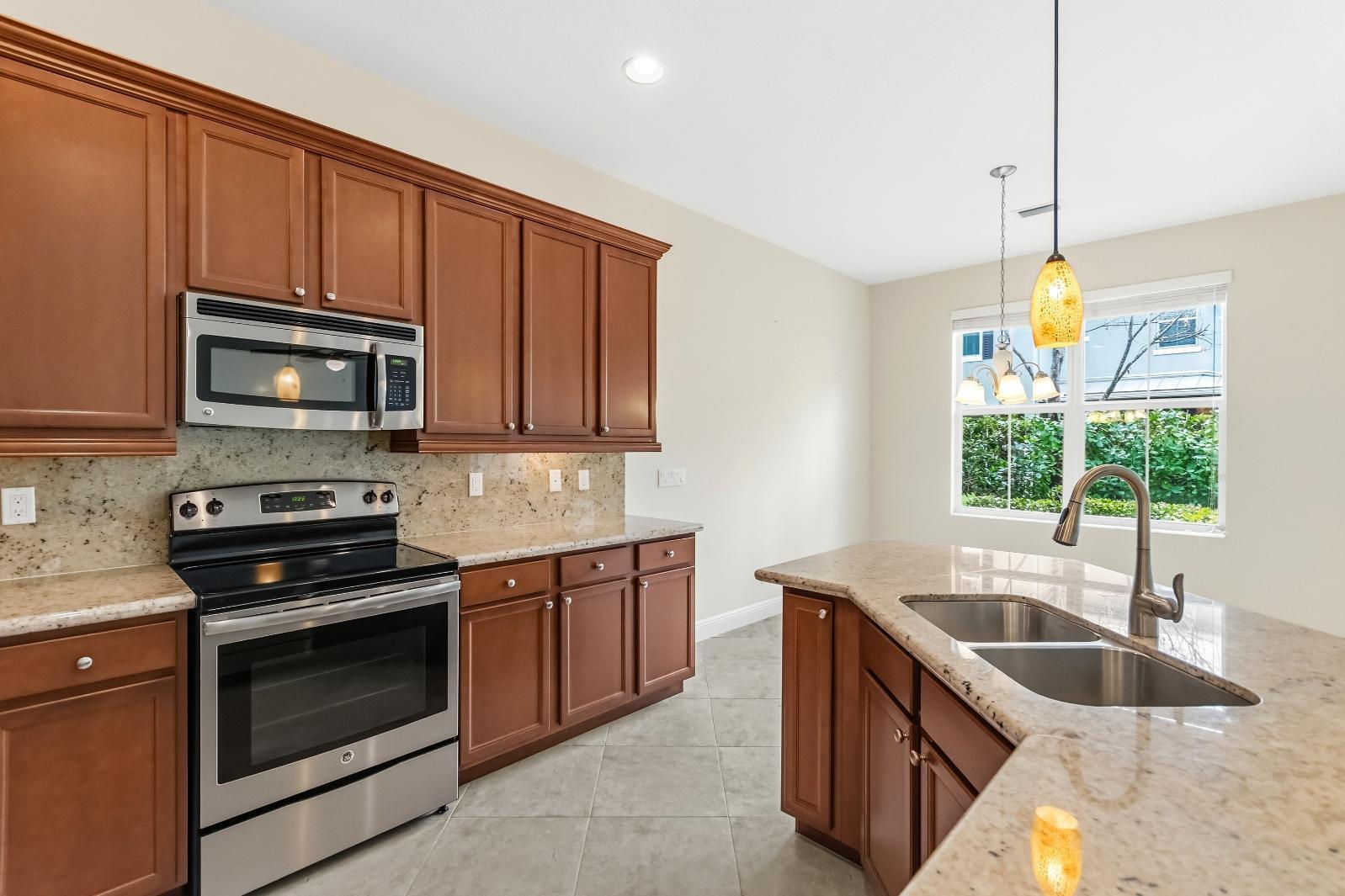 Hampton Cay - Residential