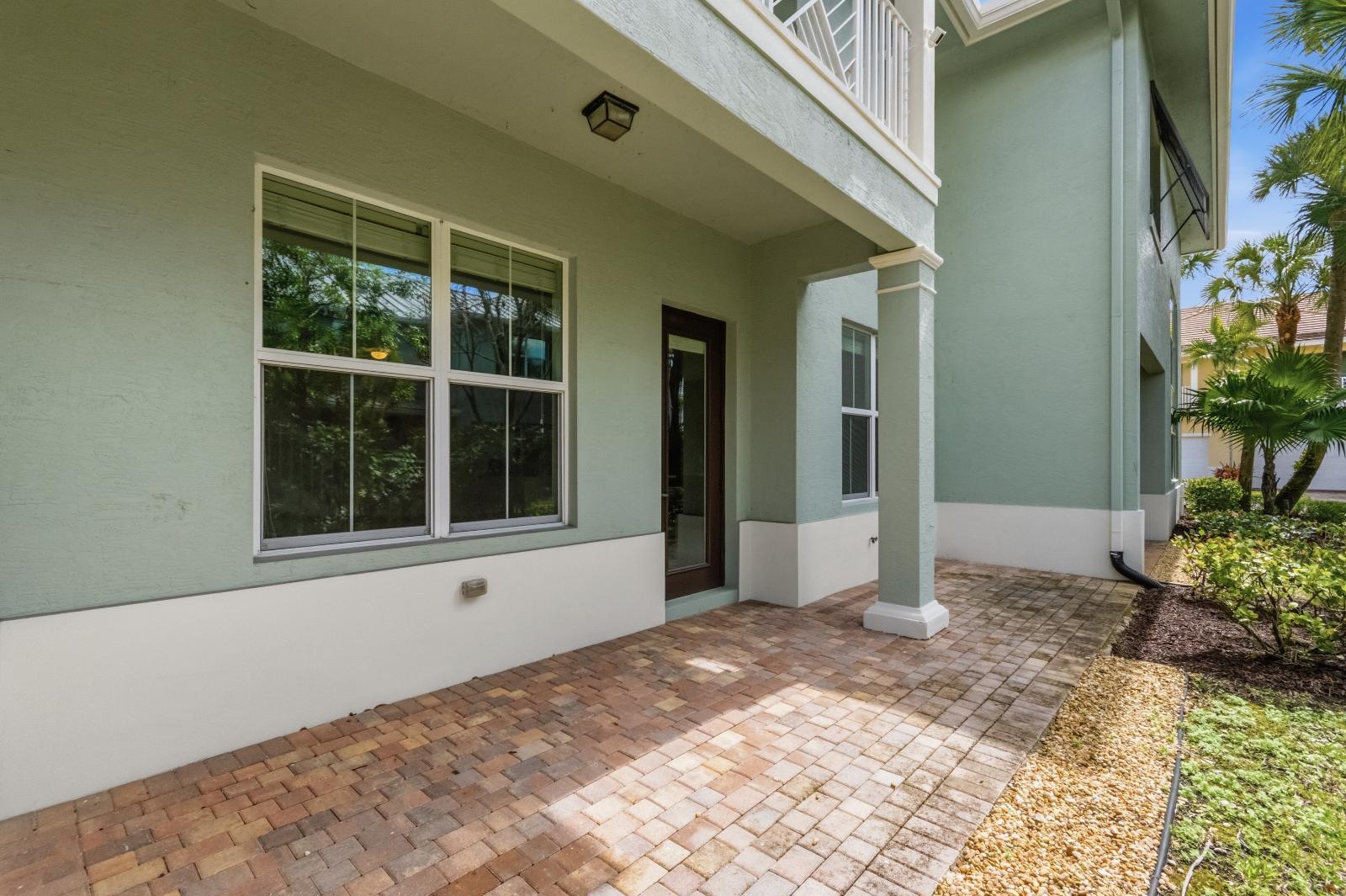 Hampton Cay - Residential