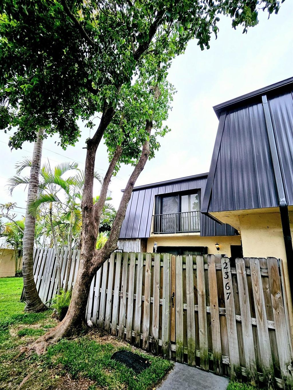 Photo of 2367 Waterside Drive, Lake Worth, FL 33461 (MLS # R11062014)