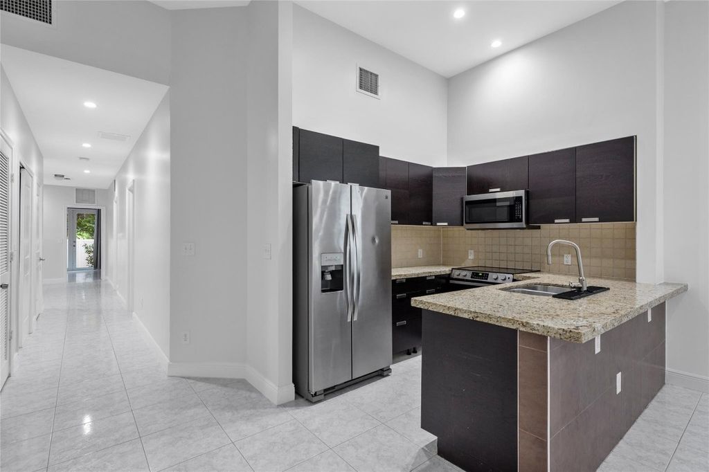 Photo of 316 SW 16th Street #B, Fort Lauderdale, FL 33315 (MLS # F10545300)