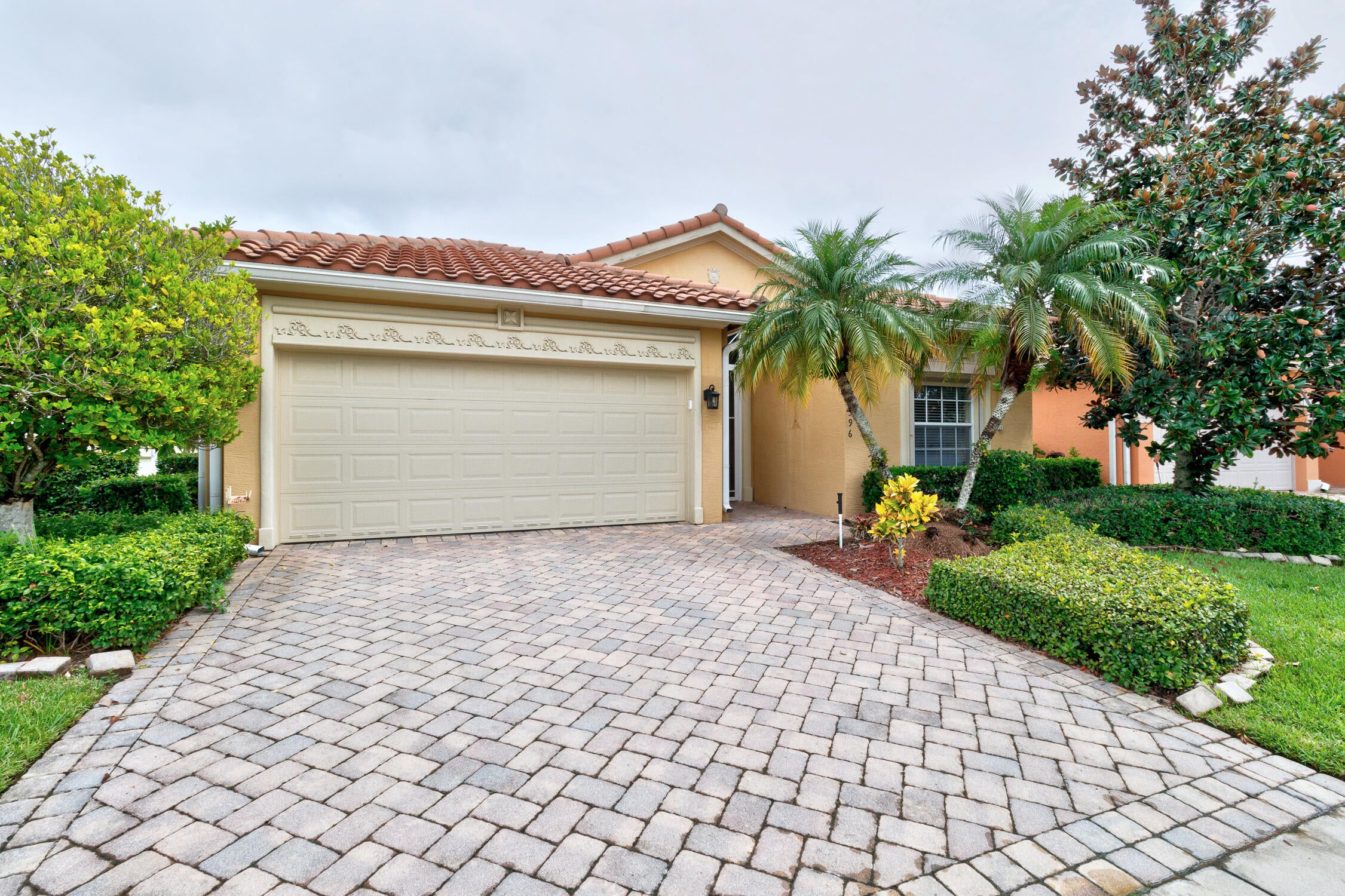 6396 LENNOX Lane, Vero Beach, FL, 32966/$425,000 1 6396 LENNOX Lane