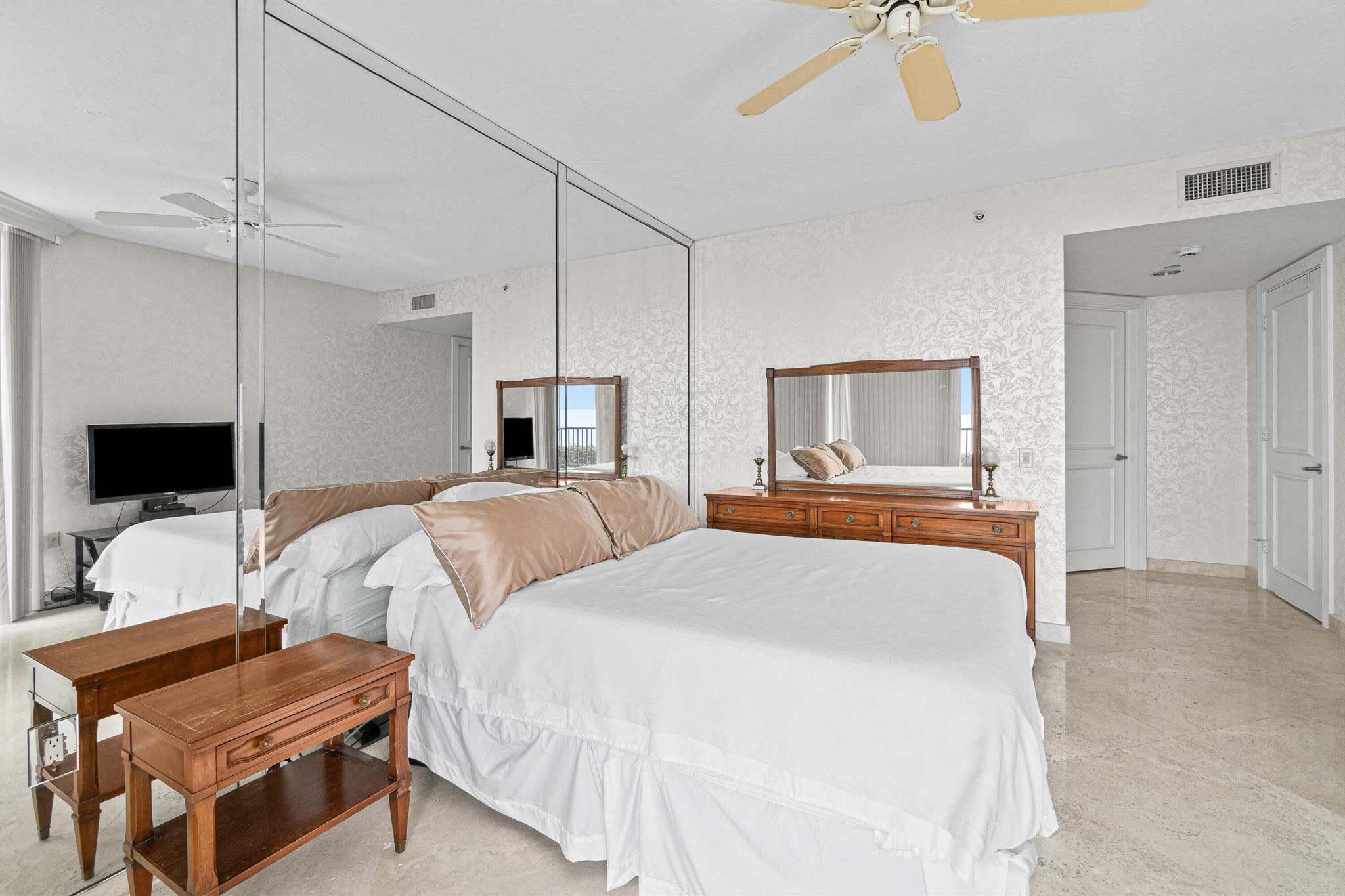 WATERFRONT ON THE OCEAN A - Residential