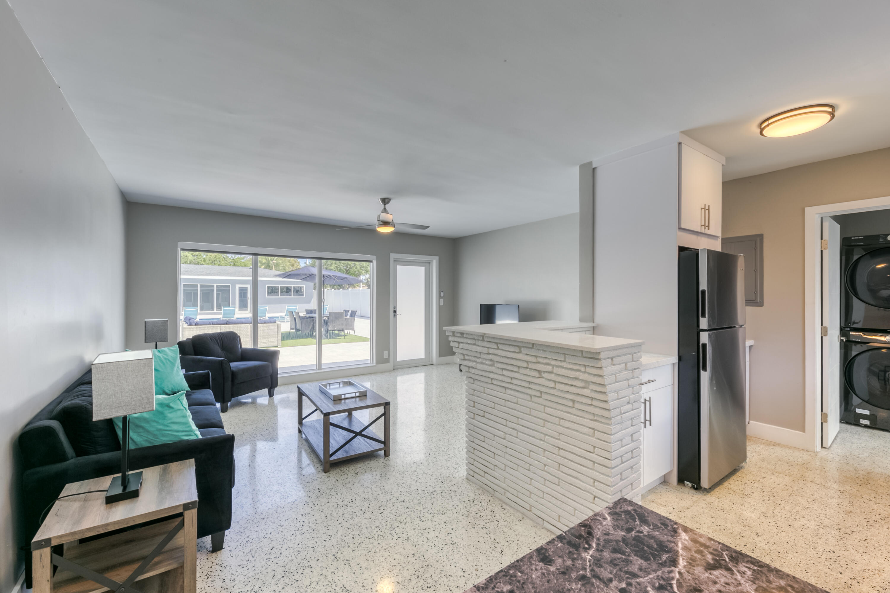 CORAL GARDENS - Residential Income