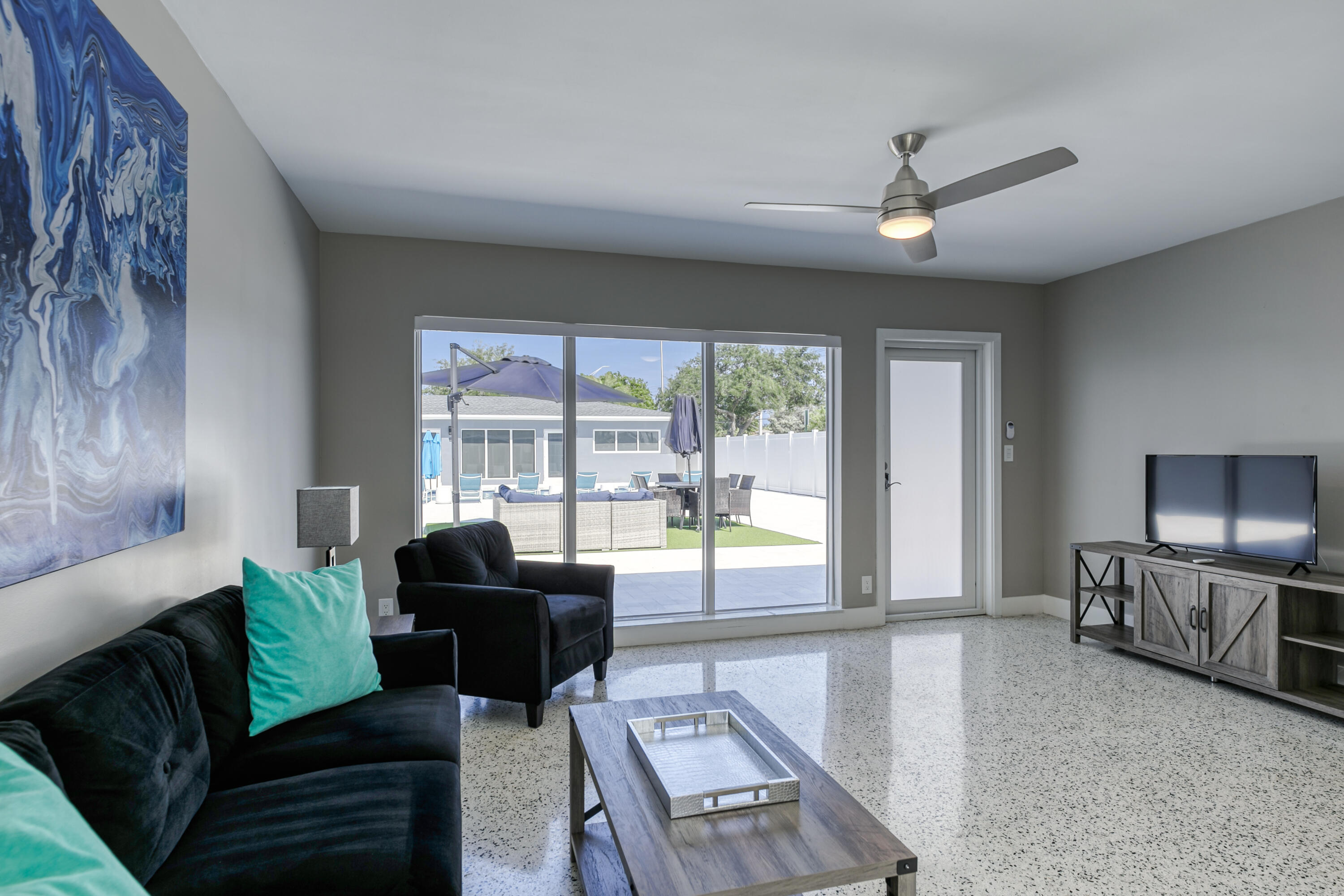 CORAL GARDENS - Residential Income