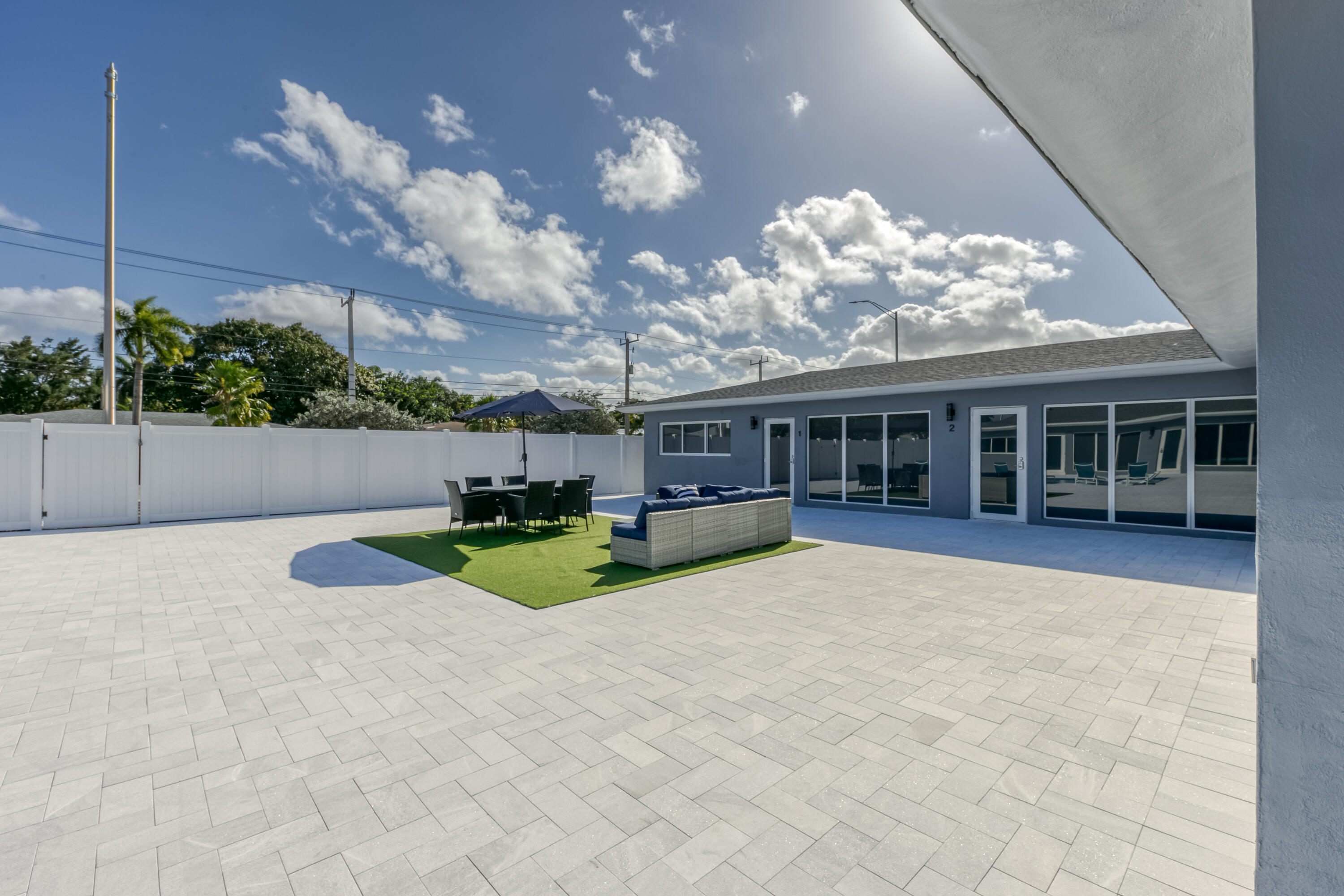 CORAL GARDENS - Residential Income