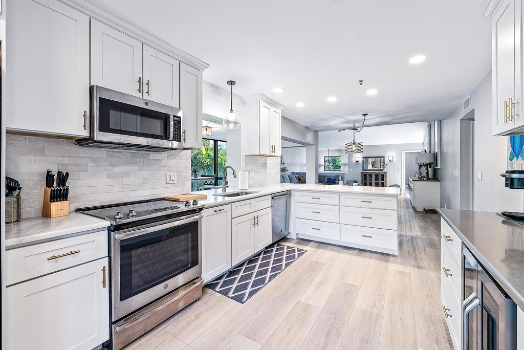 Photo of 17137 Waterbend Drive #201, Jupiter, FL 33477 (MLS # R10938359)