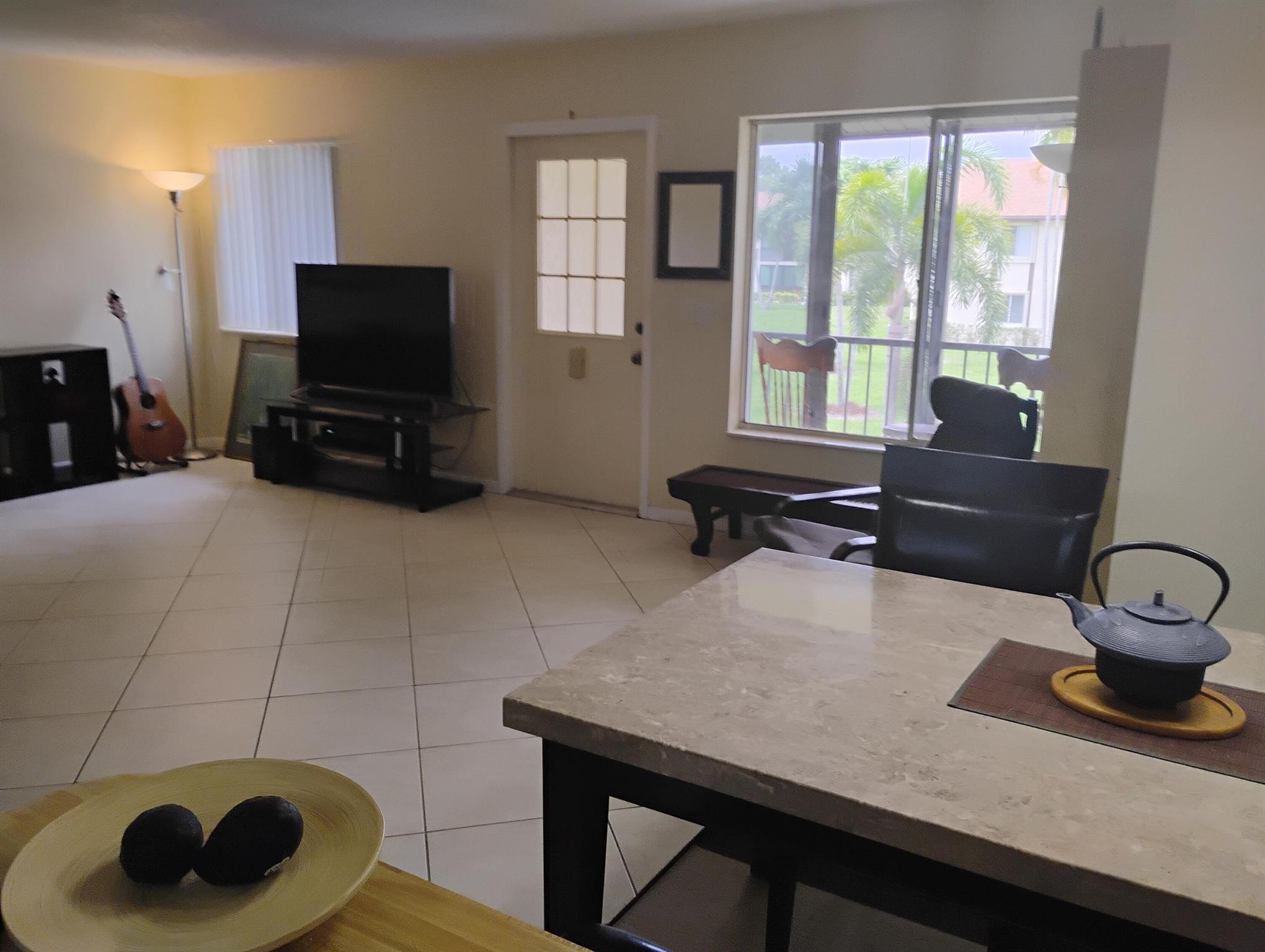 3531 Tall Pine Way B-2, Greenacres, FL, 33463/$149,000 3 3531 Tall Pine Way B-2