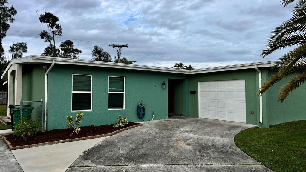 Photo of 1401 SE San Sovina Terrace, Port Saint Lucie, FL 34953 (MLS # R11067140)