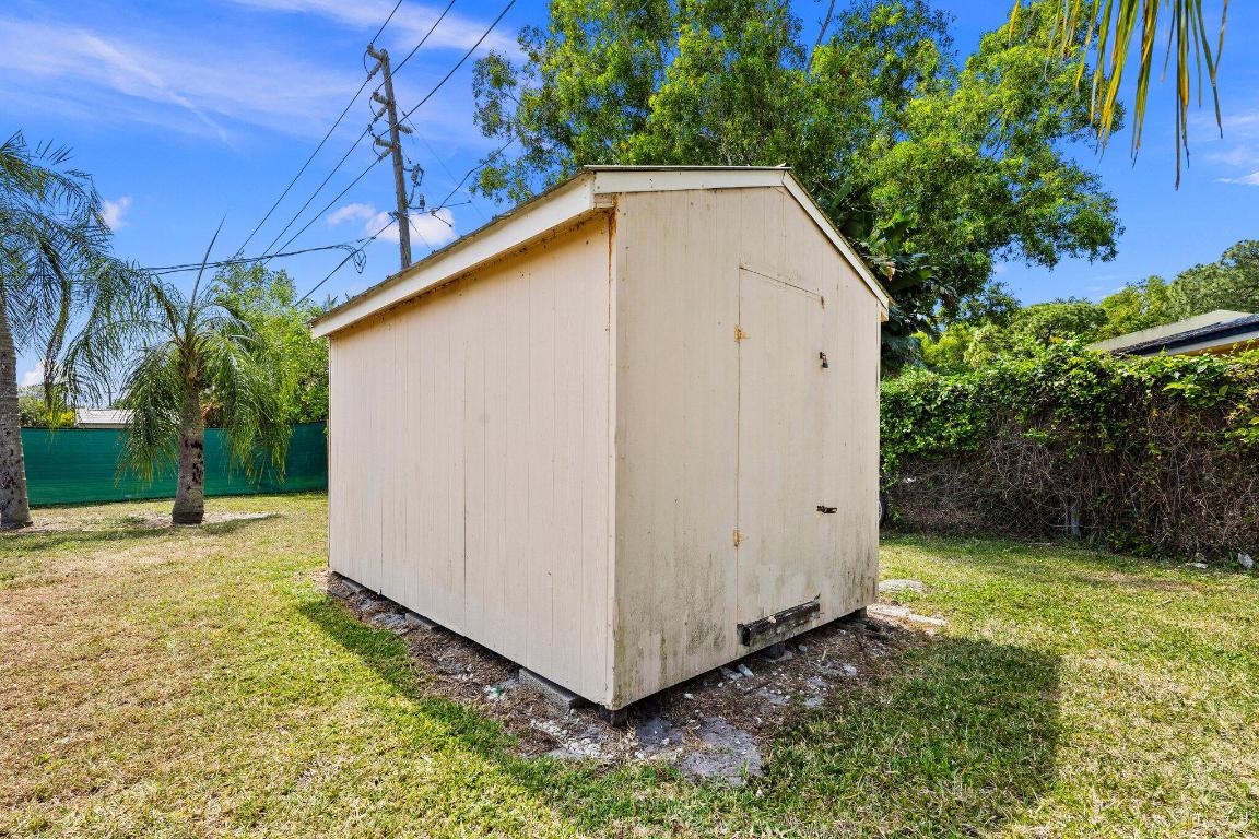 PORT SALERNO VILLAGE - Residential Income