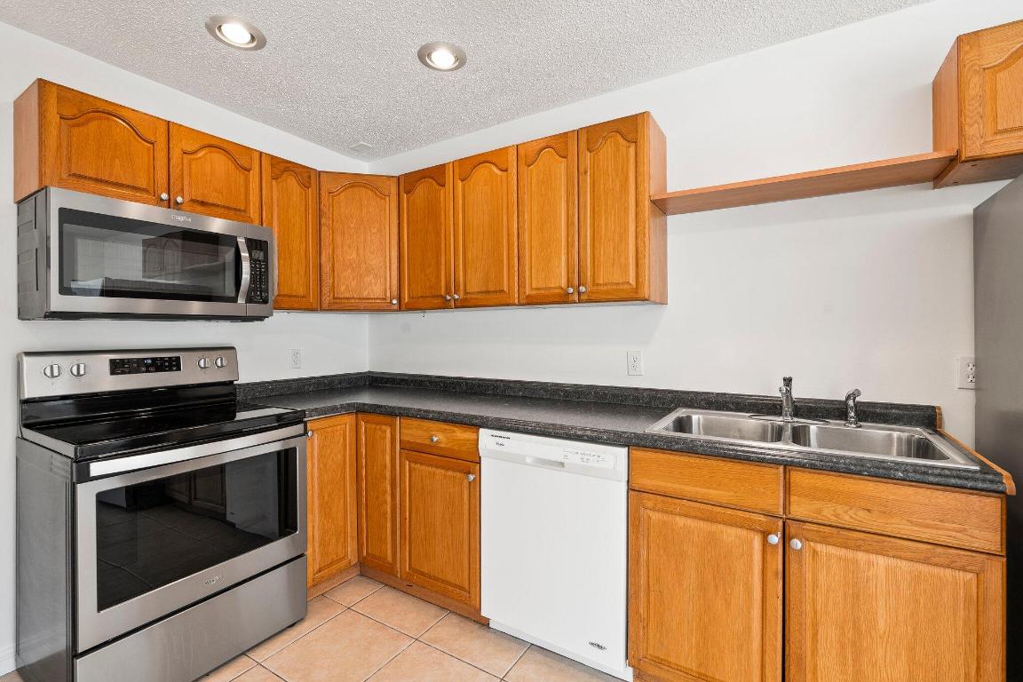 PORT SALERNO VILLAGE - Residential Income