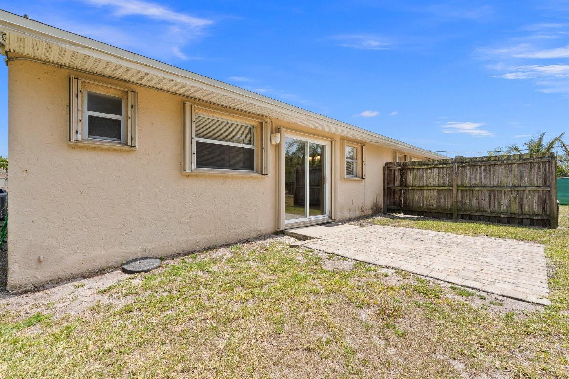 PORT SALERNO VILLAGE - Residential Income