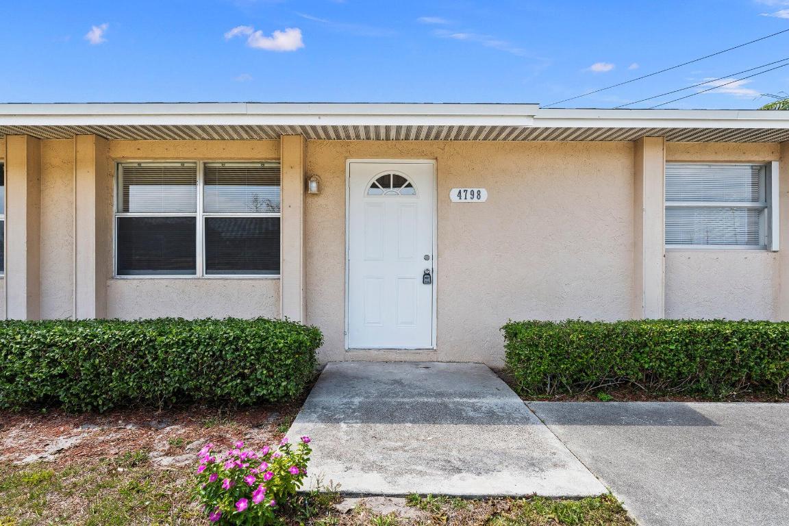 PORT SALERNO VILLAGE - Residential Income