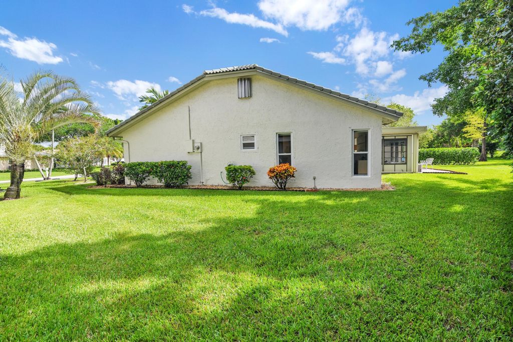 Photo of 7962 Cloverfield Circle, Boca Raton, FL 33433 (MLS # R11127559)