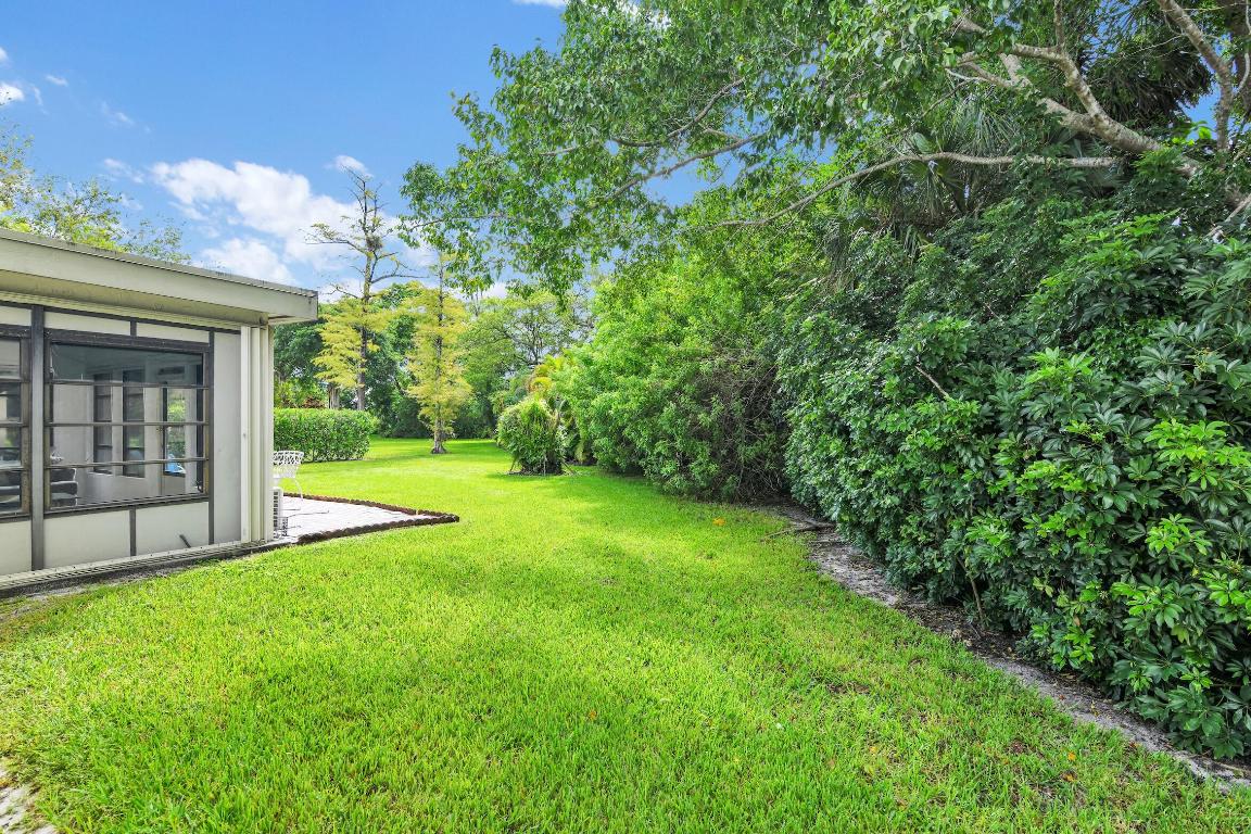 7962 Cloverfield Circle