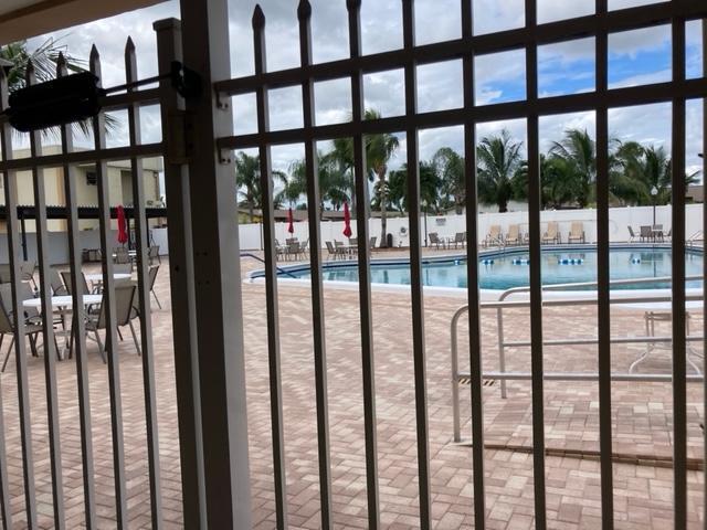 CRESTHAVEN VILLAS 14 COND - Residential Lease