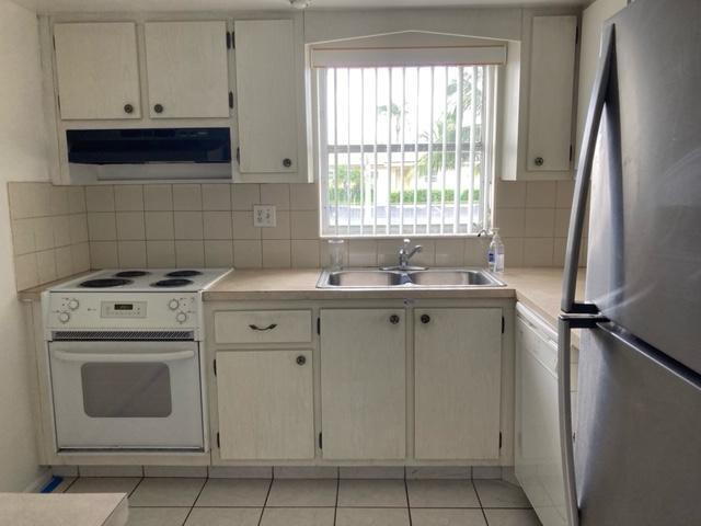 CRESTHAVEN VILLAS 14 COND - Residential Lease