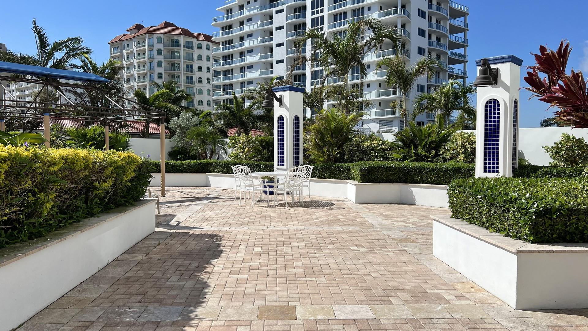 Birch Crest Apartments - Residential