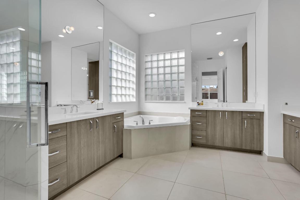 VALENCIA BAY - Residential