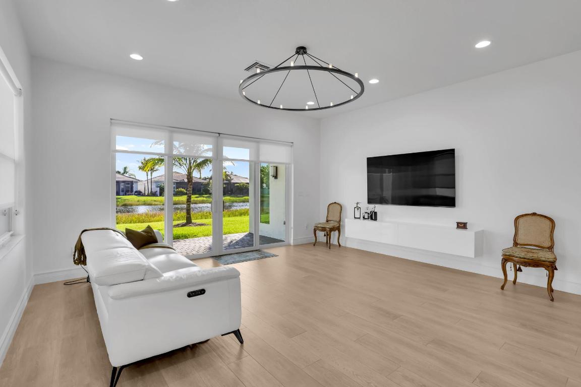 VALENCIA BAY - Residential