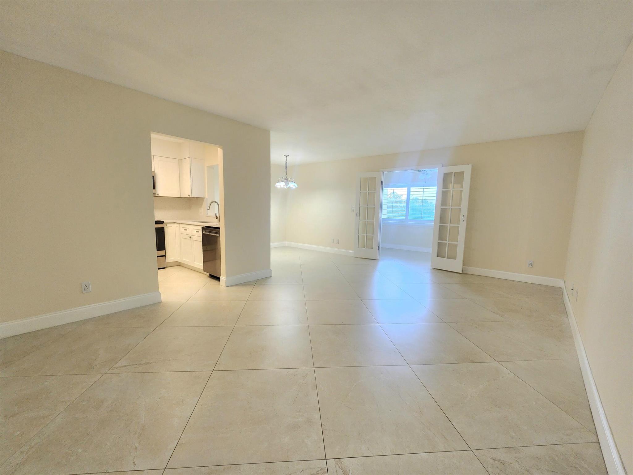3178 Via Poinciana 402 402