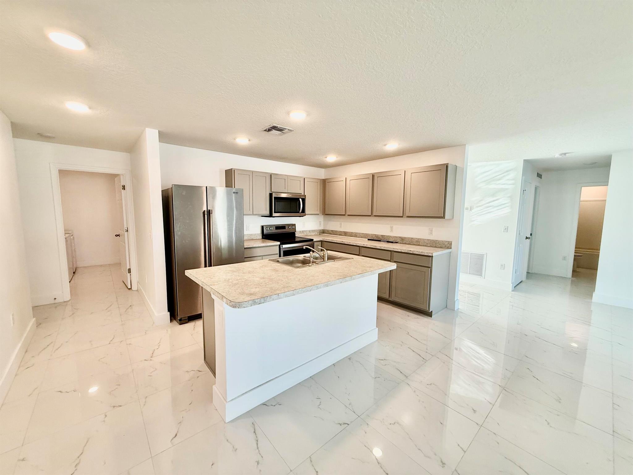 PORT ST LUCIE-SECTION 13 - Residential Lease