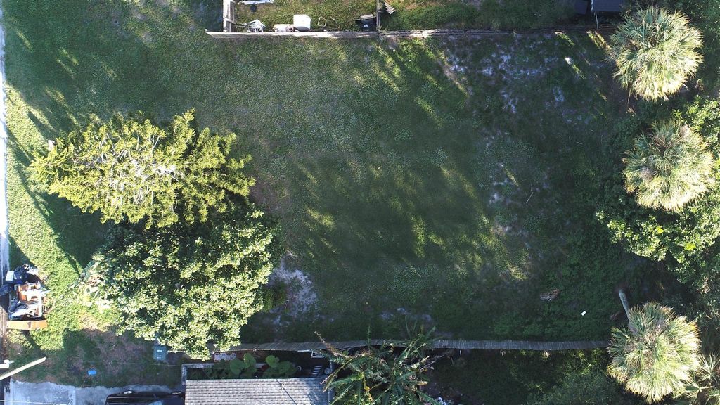 Photo of 205 Maple Avenue, Fort Pierce, FL 34982 (MLS # R10944384)