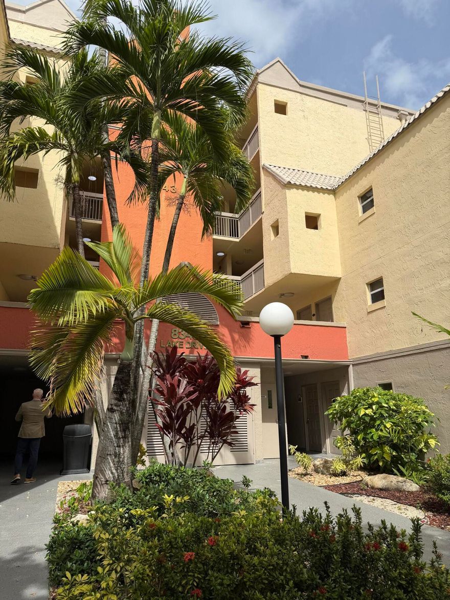 Beautiful 1 Bedroom 1 Bath residence in the highly desirable Doral area.  This open concept layout with a lovely balcony perfect for relaxing.  Conveniently located near major highways, top rated schools, shopping centers, dining and entertainment.  Community is gated for secure access with roaming security.  Gorgeous neighborhood with lush landscaping, 4 pools, tennis courts, fitness center and walking paths.