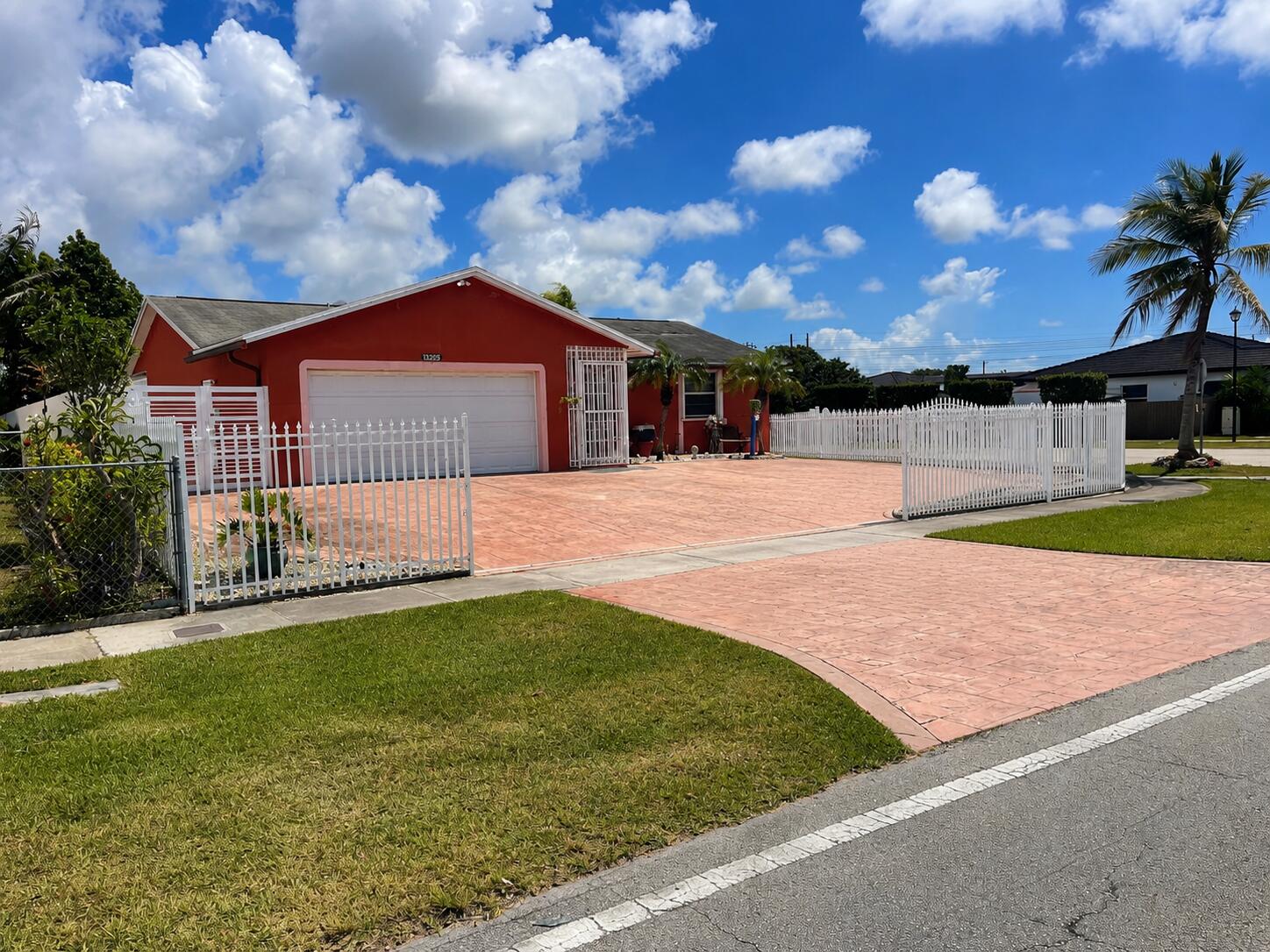 MEADOW WOOD MANOR SEC 6 - Residential