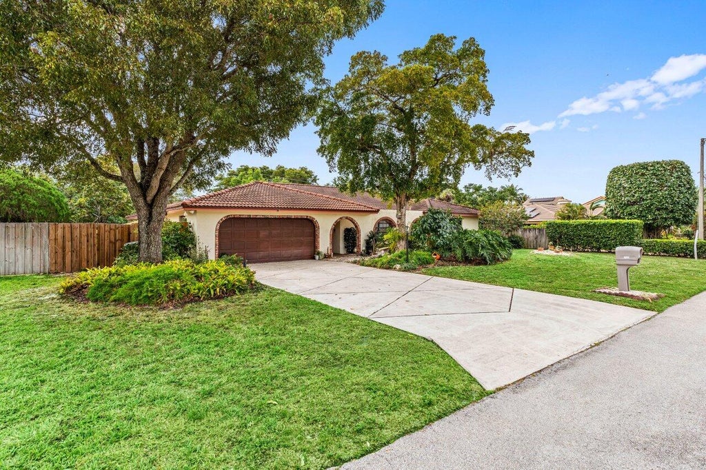 Photo of 1120 SW 16th Street, Boca Raton, FL 33486 (MLS # R11064971)