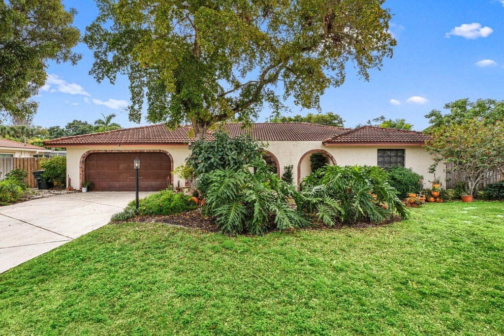 Photo of 1120 SW 16th Street, Boca Raton, FL 33486 (MLS # R11064971)